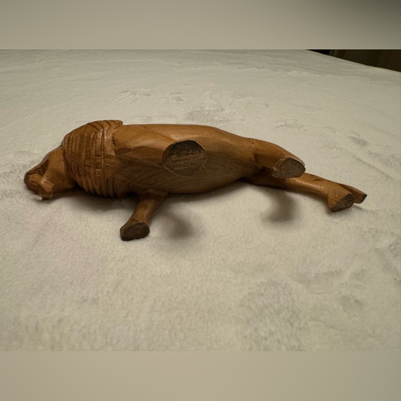 Majestic Hand Carved Wooden Lion Sculpture 7” - Picture 8 of 11